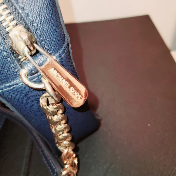 Michael Kors - Picture 3 of 4